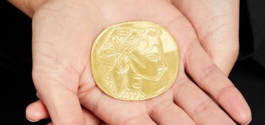 Bonhams vende medallones de oro creados por Pablo Picasso